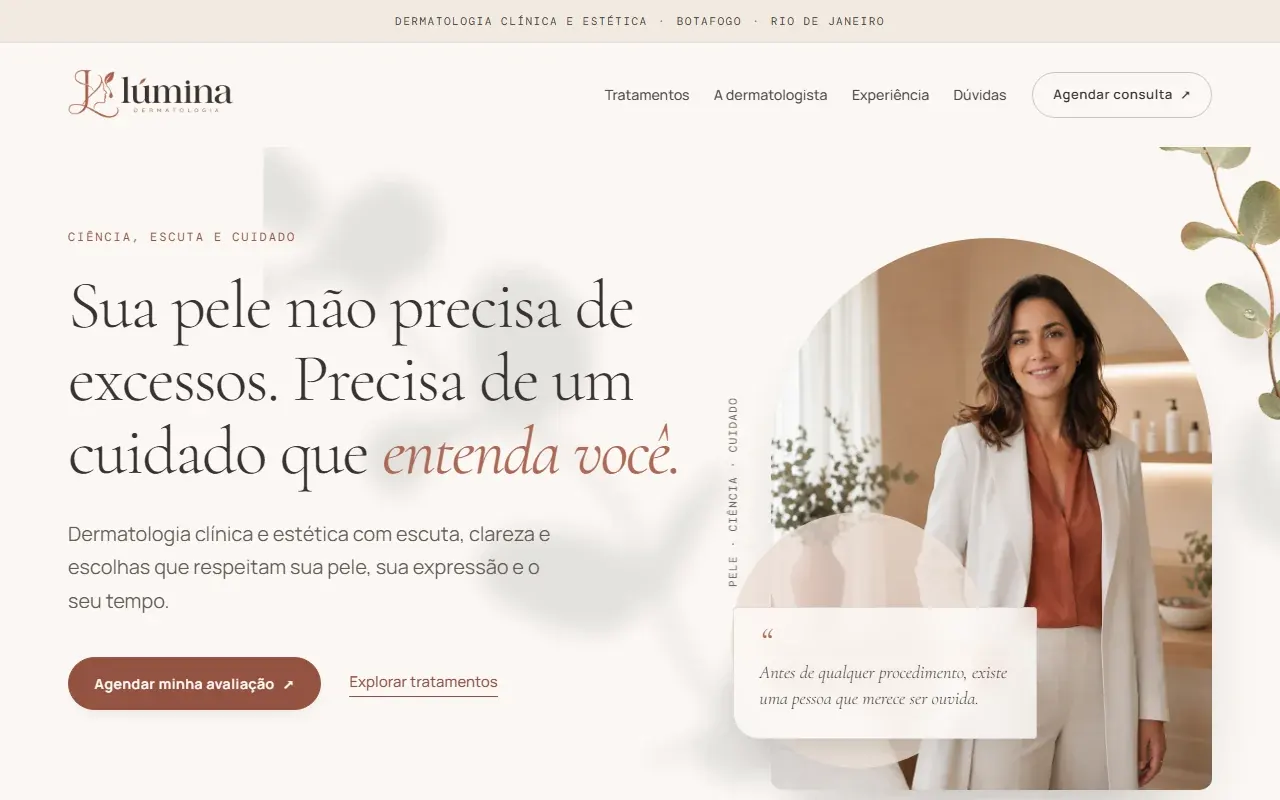 Página inicial da Lúmina Dermatologia em tons claros e areia, com título sobre pele, ciência e cuidado e navegação de tratamentos